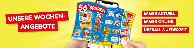 Prospekt mit Wochenangeboten von Netto Online auf einem Smartphone, gehalten von zwei Händen, mit gelbem Hintergrund und roten Aktionshinweisen