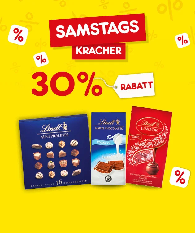 Die Grafik zeigt einen gelben Hintergrund mit dezenten Prozentzeichen. Oben stehen in zwei roten K&auml;sten &bdquo;Samstags Kracher&ldquo;. Links gro&szlig; in Rot &bdquo;drei&szlig;ig Prozent&ldquo;, rechts daneben ein goldener Anh&auml;nger mit der Aufschrift &bdquo;Sofort-Rabatt&ldquo;. Darunter sind drei Lindt-Produkte abgebildet: &bdquo;Lindt mini pralines&ldquo;, &bdquo;Lindt ma&icirc;tre chocolatier vollmilch&ldquo; und &bdquo;Lindt lindor milch&ldquo;. Unten ein wei&szlig;er Button mit roter Umrandung &bdquo;Weitere Kracher-Angebote&ldquo;, der zum Klicken einl&auml;dt