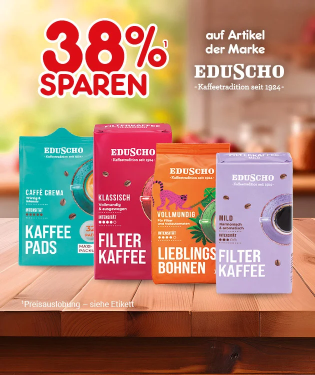Diese Grafik zeigt auf unscharfem Hintergrund und einem Holztisch den Text &bdquo;achtundzwanzig Prozent sparen auf Artikel der Marke Eduscho&ldquo;, mehrere Eduscho-Kaffeeprodukte wie Caff&egrave; Crema, Kaffee Pads, Lieblings Bohnen und Filter Kaffee, den Sternchentext &bdquo;Preisrabattierung siehe Etikett&ldquo; sowie unten den Button &bdquo;Weitere Sparangebote entdecken&ldquo;, der zum Klicken einl&auml;dt.