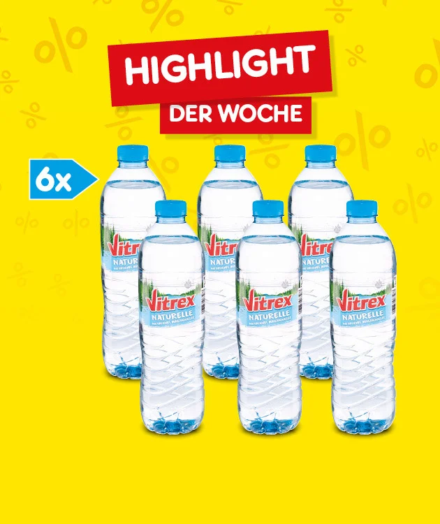 Diese Grafik zeigt auf gelbem Hintergrund mit hellen Prozentzeichen den Hinweis &bdquo;Highlight der Woche&ldquo;. Links steht ein blaues Feld mit &bdquo;sechs Mal&ldquo;. Darunter sind sechs Wasserflaschen der Marke &bdquo;Vitrex&ldquo; abgebildet. Unten l&auml;dt ein Button mit der Aufschrift &bdquo;Weitere Highlight-Angebote entdecken&ldquo; zum Klicken ein.