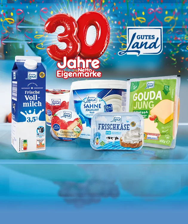 Jubil&auml;ums-Grafik mit Konfetti: &bdquo;drei&szlig;ig Jahre Gutes Land&ldquo;. Abgebildete Produkte: &bdquo;Frische Vollmilch drei Komma f&uuml;nf Prozent&ldquo;, &bdquo;Gourmet Fruchtjoghurt Erdbeere&ldquo;, &bdquo;Sahne Joghurt pur&ldquo; mit Hinweis &bdquo;zehn Prozent Fett&ldquo;, &bdquo;Frischk&auml;se&ldquo; sowie &bdquo;Gouda jung&ldquo; (mild-nussig). Unten links Symbol &bdquo;Filiale&ldquo;. Unten rechts Button &bdquo;Jetzt Angebote entdecken&ldquo;, der zum Klicken einl&auml;dt.