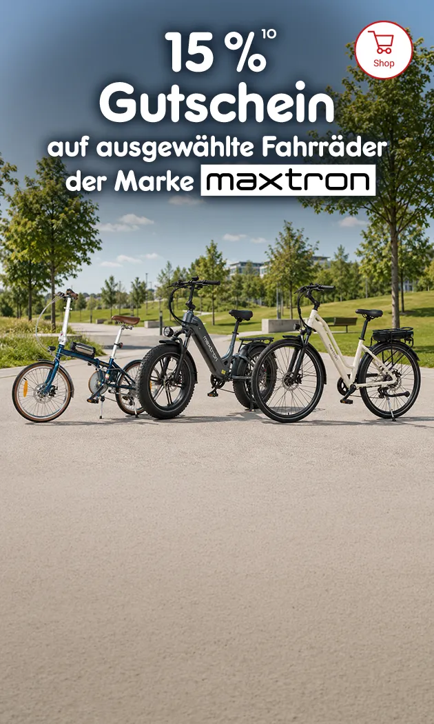 Werbebanner f&uuml;r maxtron: 15 % Gutschein auf ausgew&auml;hlte Fahrr&auml;der; drei Fahrr&auml;der, darunter zwei E-Bikes und ein Klapprad, stehen in einer sonnigen Parkanlage mit hochzahl 10 verweisend auf rechtstexte