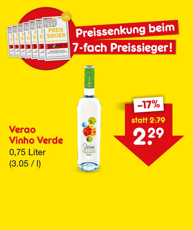 Auf der gelben Netto-Angebotsgrafik mit rotem Kreis und rotem Pfeil ist der Schriftzug Preissenkung beim siebenfach Preissieger zu sehen. Beworben wird Verao Vinho Verde in der Flasche mit null Komma f&uuml;nfundsiebzig Liter. Links stehen der Produktname und der Grundpreis von drei Euro f&uuml;nf Cent pro Liter. Rechts zeigt ein roter Pfeil siebzehn Prozent Rabatt, statt zwei Euro neunundsiebzig kostet die Flasche jetzt zwei Euro neunundzwanzig.