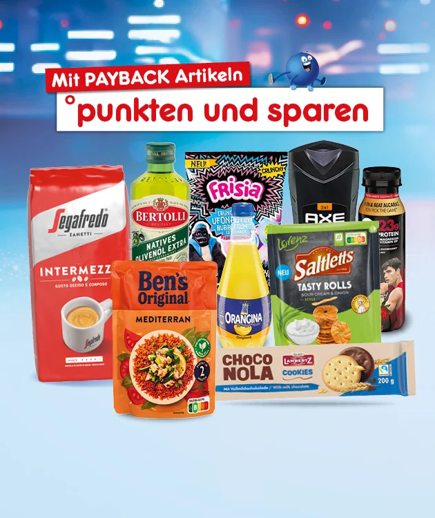 Diese Grafik zeigt auf blauem Hintergrund den Schriftzug &bdquo;Mit Payback Artikeln punkten und sparen&ldquo; sowie verschiedene Lebensmittel- und Drogerieprodukte, darunter Kaffee, Tomatenso&szlig;e, Konfit&uuml;re, Duschgel, Salzstangen-Cracker der Marke Saltletts, Limonade, Kekse und weitere Artikel. Oben ist ein kleiner blauer Pointee zu sehen, der fr&ouml;hlich schaut und eine Trompete spielt. Ganz unten befindet sich ein Button mit der Aufschrift &bdquo;Jetzt Angebote entdecken&ldquo;, der zum Klicken einl&auml;dt.