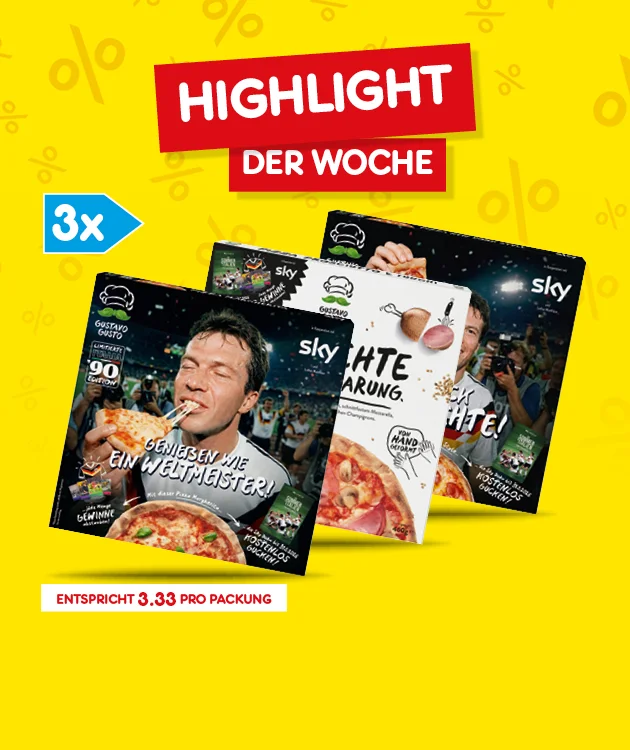 Diese Grafik zeigt auf gelbem Hintergrund mit kleinen Prozentzeichen das rote Label &bdquo;Highlight der Woche&ldquo;, einen blauen Pfeil mit &bdquo;dreimal&ldquo; und drei Gustavo Gusto-Produktverpackungen und oben rechts ein Sky-Logo. Unten steht &bdquo;drei Euro dreiunddrei&szlig;ig gespart&ldquo;. Ganz unten befindet sich ein Button mit &bdquo;Weitere Angebote entdecken&ldquo;, der zum Klicken einl&auml;dt.