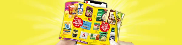 Grafik mit gelbem, strahlenförmigem Hintergrund. Im Vordergrund hält eine Hand ein aufgeschlagenes Prospekt vor ein Smartphone. Auf dem Prospekt steht in großer weißer und roter Schrift: „fülle deine Vorräte auf“. Im Prospekt sind verschiedene Lebensmittel abgebildet.