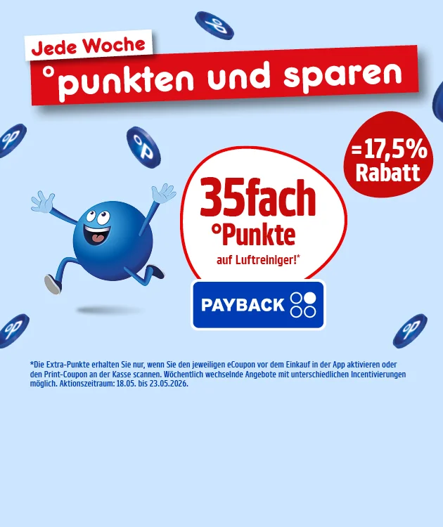Diese Grafik zeigt einen hellblauen Hintergrund mit der &Uuml;berschrift &bdquo;Jede Woche&ldquo; und dem gro&szlig;en Text &bdquo;punkten und sparen&ldquo;. Links ist ein blauer Pointee zu sehen, der l&auml;chelnd die Arme hochh&auml;lt; darum fliegen mehrere runde Payback-Punkte. In der Mitte steht in einem wei&szlig;en Kreis mit rotem Rand &bdquo;f&uuml;nfunddrei&szlig;igfach Punkte auf Luftreiniger!&ldquo; und darunter das Payback-Logo. Rechts steht in einem roten Kreis &bdquo;gleich siebzehn Komma f&uuml;nf Prozent Rabatt&ldquo;. Unten steht der Sternchentext: &bdquo;Die Extra-Punkte erhalten Sie nur, wenn Sie den jeweiligen eCoupon vor dem Einkauf in der App aktivieren oder den Print-Coupon an der Kasse scannen. W&ouml;chentlich wechselnde Angebote mit unterschiedlichen Incentivierungen m&ouml;glich. Aktionszeitraum: achtzehnter F&uuml;nfter bis dreiundzwanzigster F&uuml;nter zweitausendsechsundzwanzig&ldquo;. Ganz unten l&auml;dt ein Button mit der Aufschrift &bdquo;Hier mehr erfahren&ldquo; zum Klicken ein.