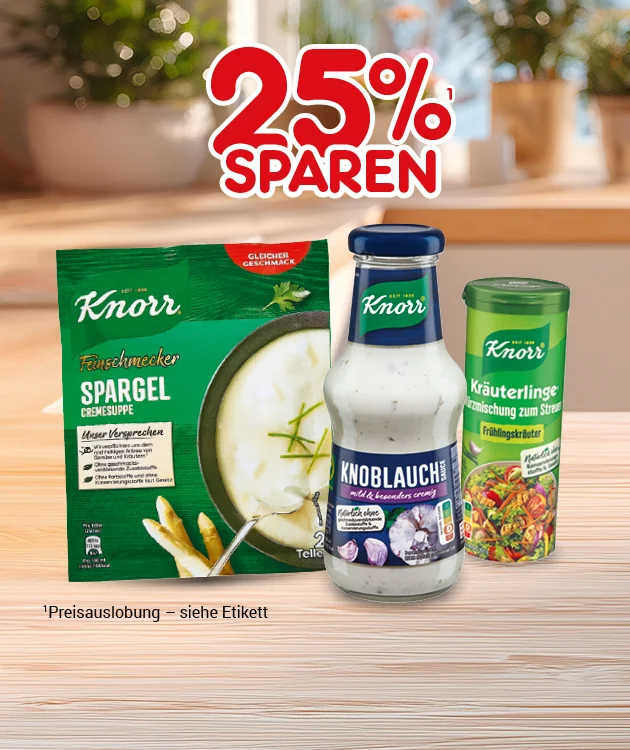 Drei Knorr-Produkte stehen auf einem Holztisch: eine gr&uuml;ne Packung Feinschmecker Spargel Cremesuppe, eine Flasche Knoblauch-Sauce und eine Dose Kr&auml;uterlinge. Im Hintergrund sind Pflanzen und ein Fenster zu sehen. Oben steht in gro&szlig;er roter Schrift &bdquo;f&uuml;nfundzwanzig Prozent sparen&ldquo;. Unten befindet sich ein wei&szlig;er Button mit rotem Rand und roter Aufschrift &bdquo;Weitere Sparangebote entdecken&ldquo;, der zum Klicken einl&auml;dt.